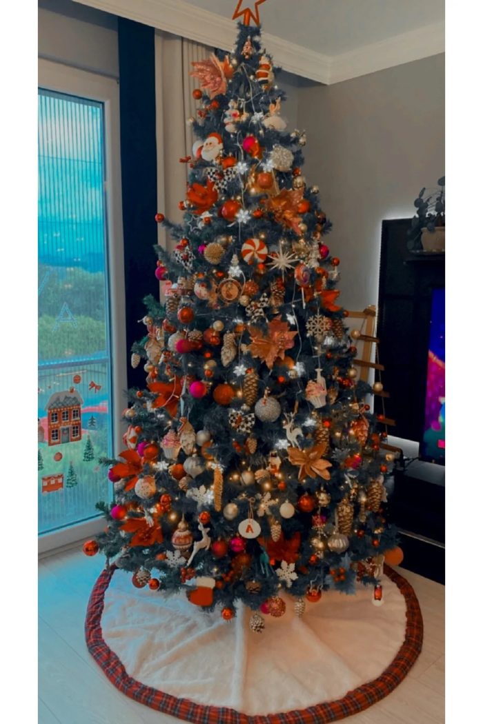 Peluş Ekose Yılbaşı Ağacı Örtüsü