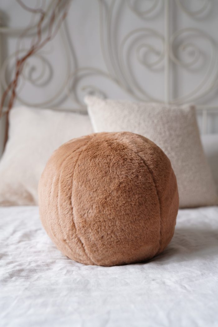 Peluş Top Yastık Kahve - Görsel 2