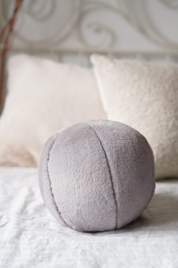 Peluş Top Yastık Gri - Görsel 3