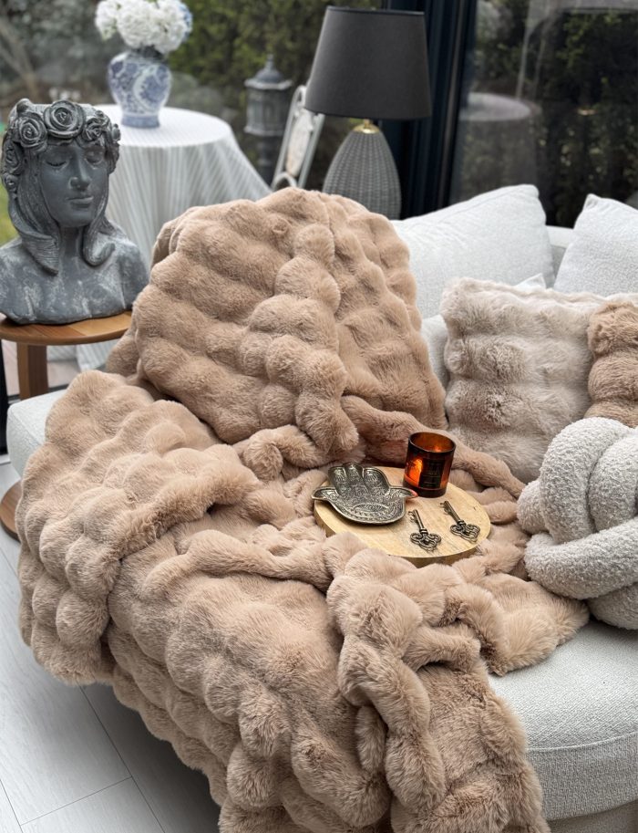 Peluş Koltuk Şalı Pofuduk Koltuk Örtüsü Bubble Koltuk Örtüsü 200 x 75 cm Sütlü Kahve - Görsel 4