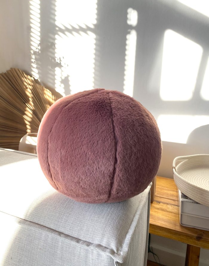 Peluş Top Yastık Erguvan Top yastık - Görsel 2