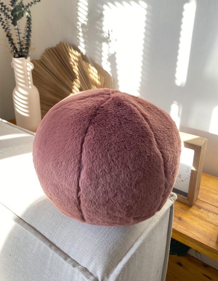 Peluş Top Yastık Erguvan Top yastık