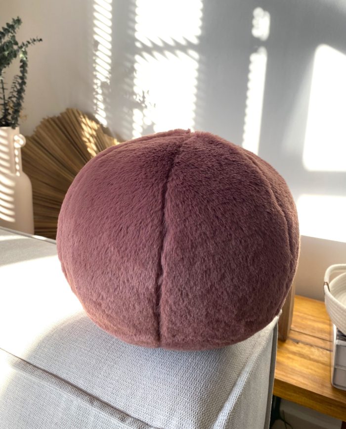 Peluş Top Yastık Erguvan Top yastık - Görsel 3