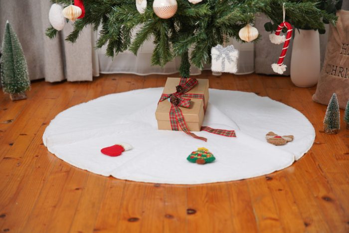 Peluş Yılbaşı Ağacı Örtüsü Yılbaşı Çam Ağacı Örtüsü Beyaz 100 Cm Çaplı - Görsel 4