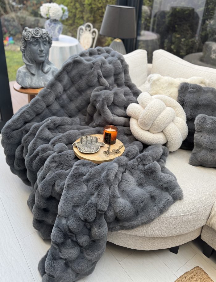 Peluş Koltuk Örtüsü Pofuduk Koltuk Şalı Bubble Polar Koltuk Örtüsü 200 x 150 cm