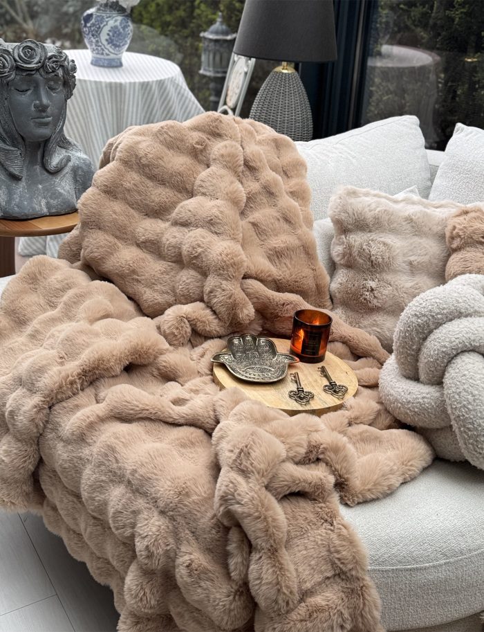 Peluş Koltuk Örtüsü Pofuduk Koltuk Şalı Bubble Polar Koltuk Örtüsü 200 x 150 cm - Görsel 4