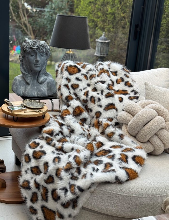 Peluş Örtü Kaymaz Koltuk Örtüsü Leopar Desenli Koltuk Örtüsü 200 X 75 Cm - Görsel 4